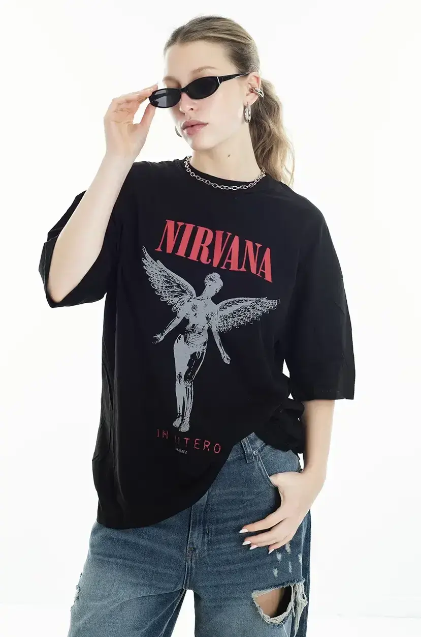 Remera In Utero