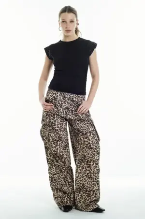 Pantalón Cargo Vietnam Print