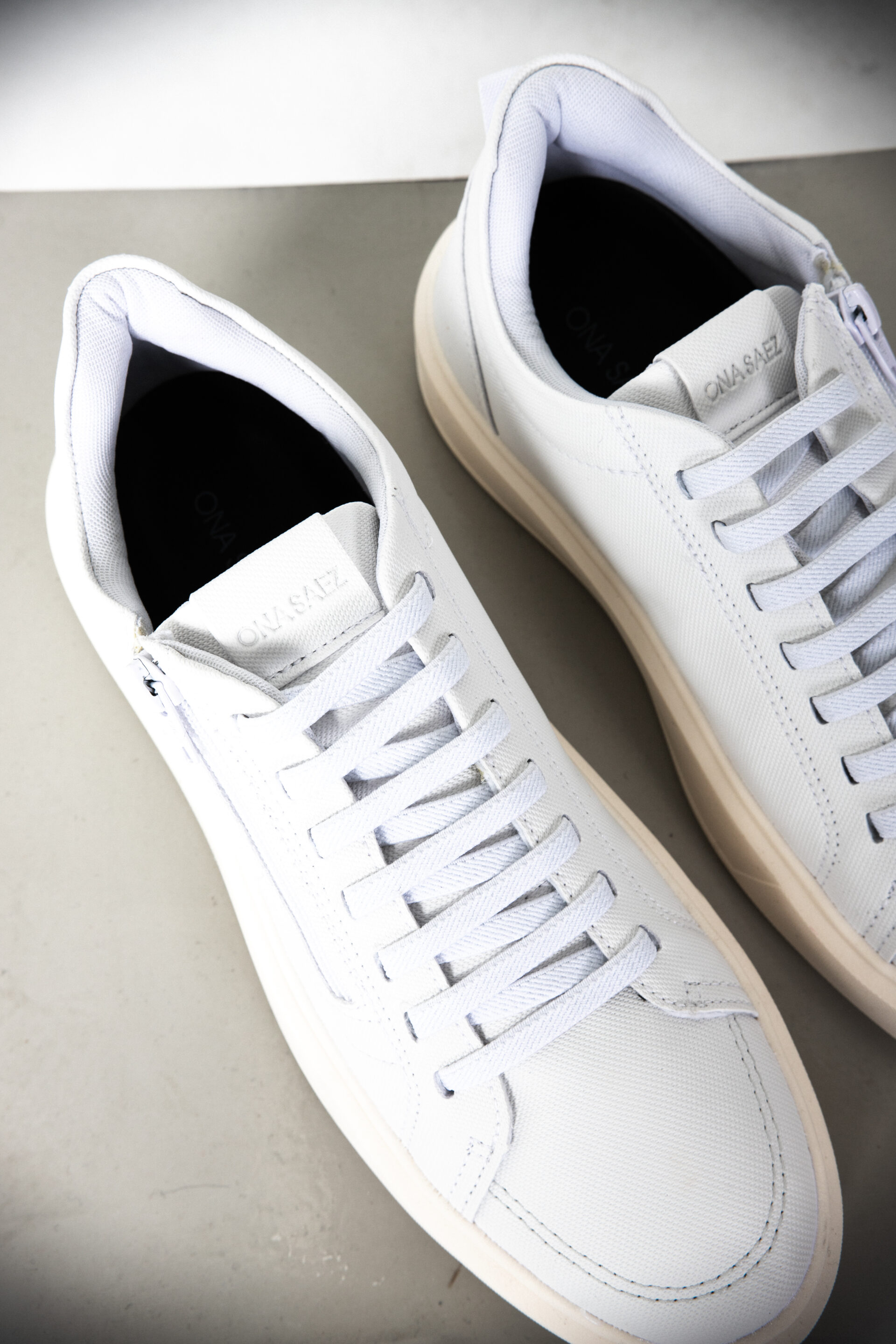 H Zapatilla Legend Off White - Imagen 5
