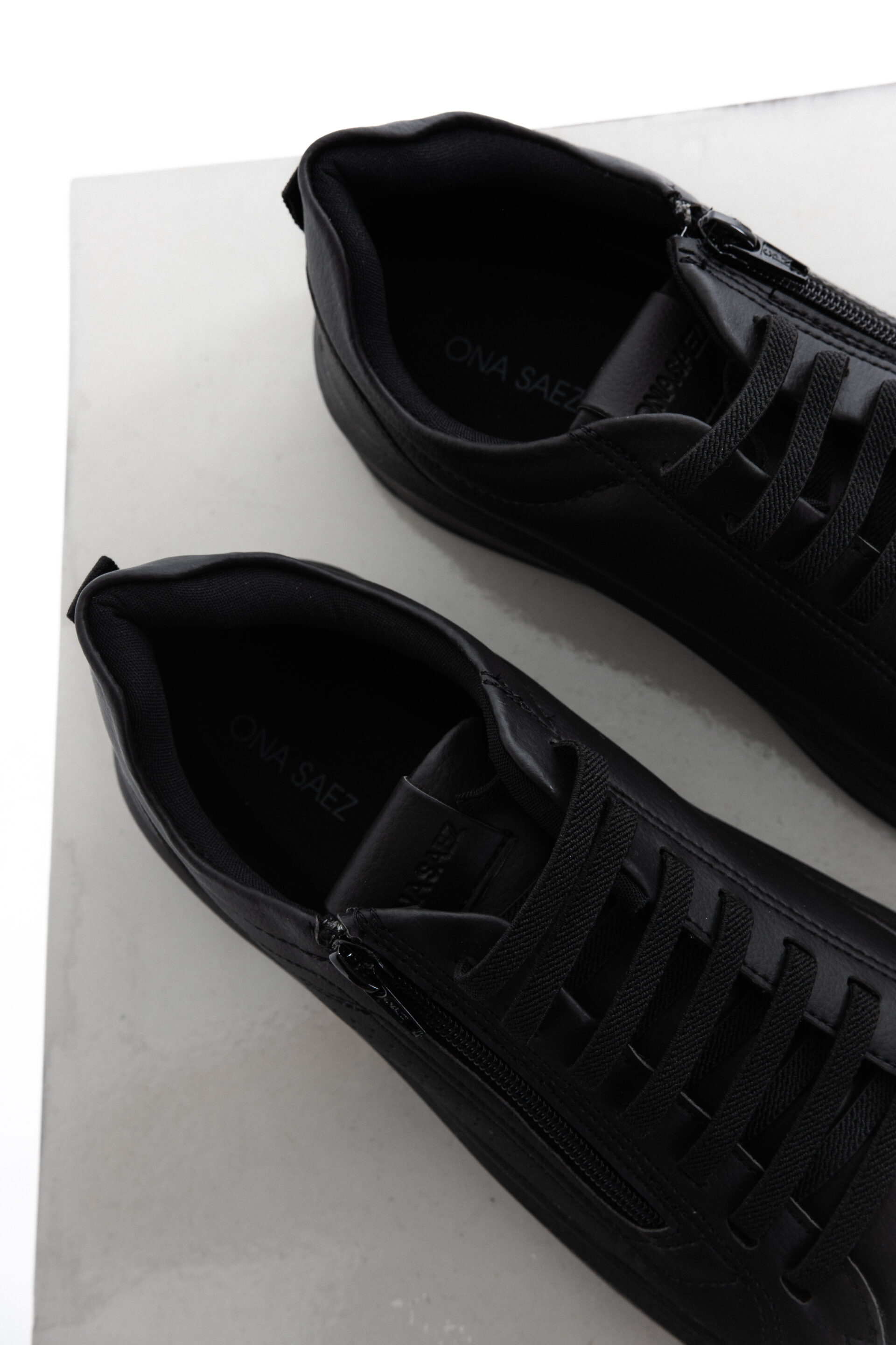 H Zapatilla Legend Black - Imagen 2