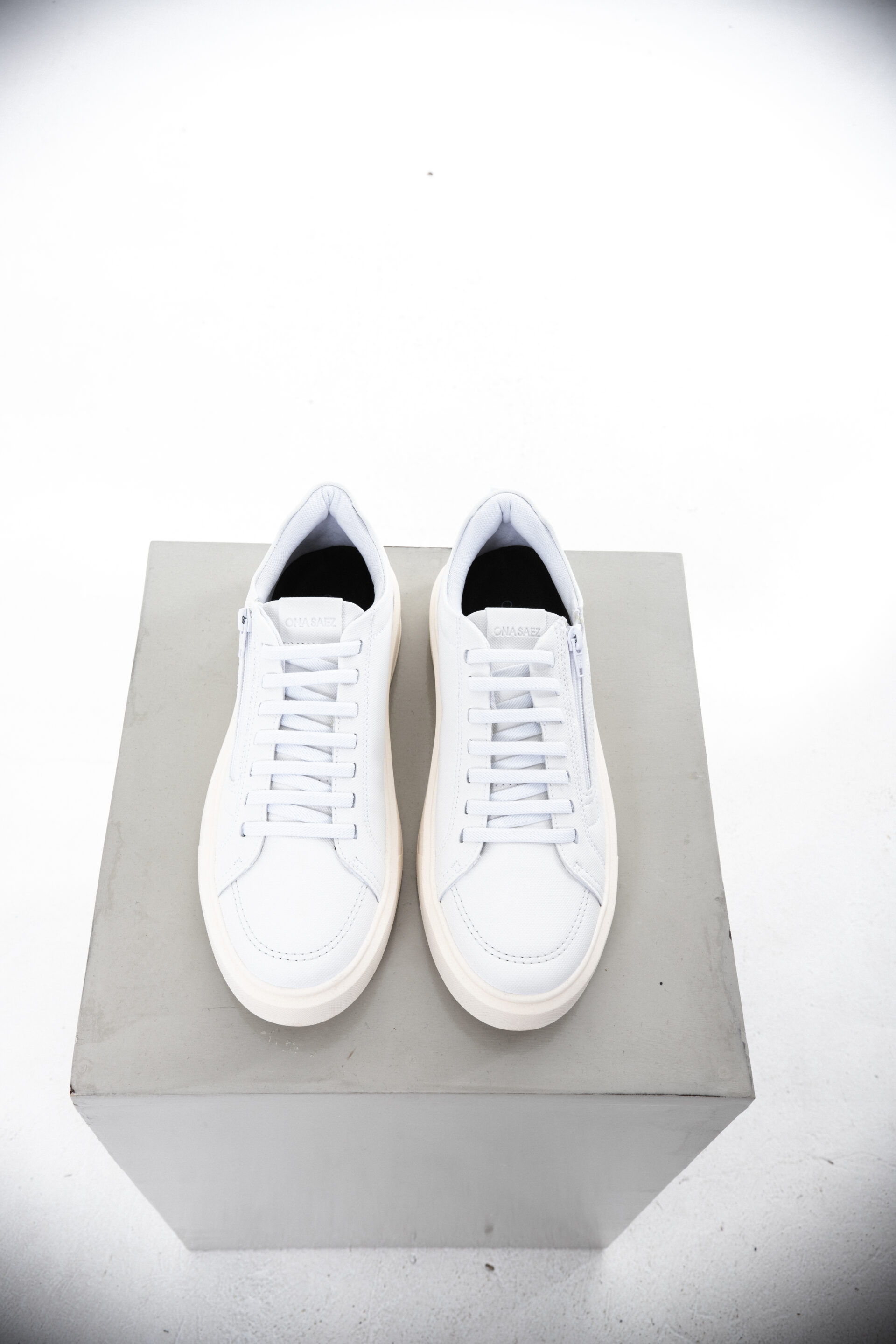H Zapatilla Legend Off White - Imagen 2