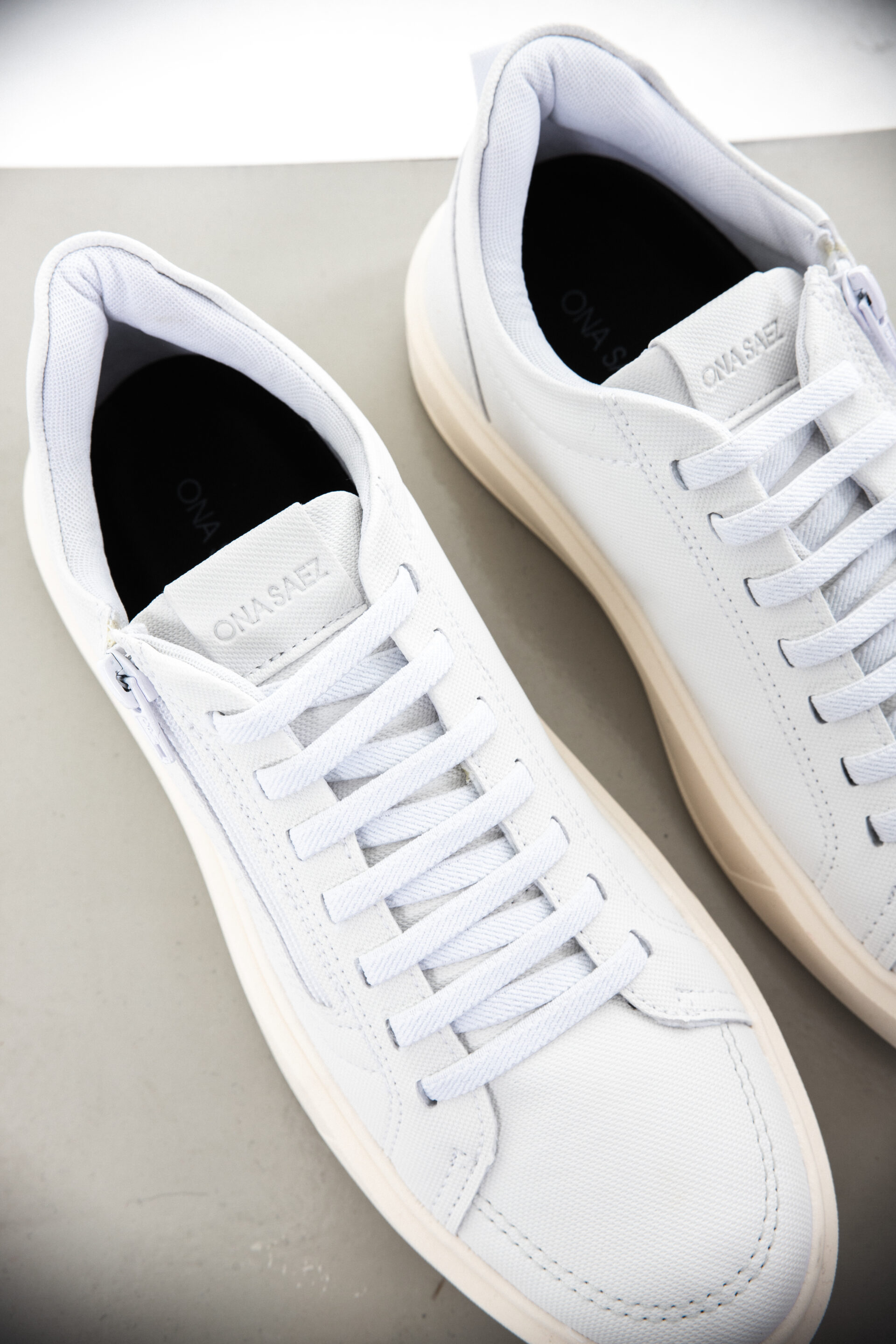 H Zapatilla Legend Off White - Imagen 3